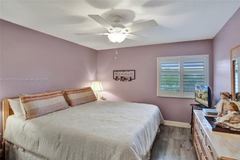 Condo in Tamarac, Florida, 2 bedrooms  № 1270389 - photo 24