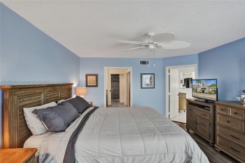 Condo in Tamarac, Florida, 2 bedrooms  № 1270389 - photo 19