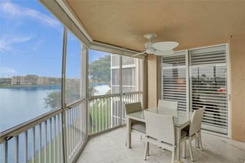 Copropriété à vendre à Tamarac, Floride: 2 chambres, 139.35 m2 № 1270389 - photo 30