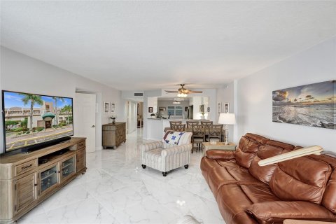 Copropriété à vendre à Tamarac, Floride: 2 chambres, 139.35 m2 № 1270389 - photo 15