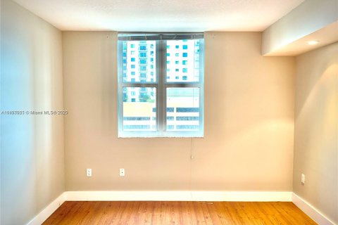 Condominio en venta en Miami, Florida, 1 dormitorio, 65.31 m2 № 843753 - foto 19