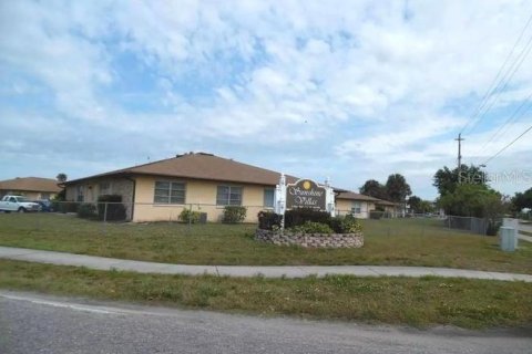 House in Port Charlotte, Florida 1 bedroom, 51.1 sq.m. № 1376581 - photo 2