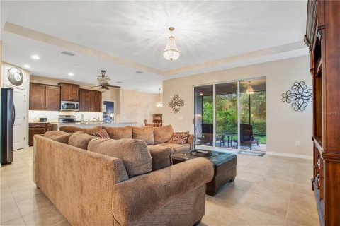 Casa en venta en Wesley Chapel, Florida, 4 dormitorios, 263.84 m2 № 1300771 - foto 2