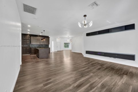 Casa en venta en Naples, Florida, 3 dormitorios, 207.82 m2 № 972280 - foto 8