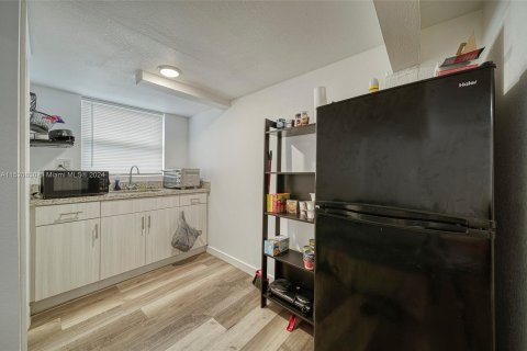 Immobilier commercial à vendre à Miami, Floride: 133.41 m2 № 972187 - photo 17