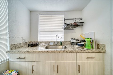 Immobilier commercial à vendre à Miami, Floride: 133.41 m2 № 972187 - photo 25