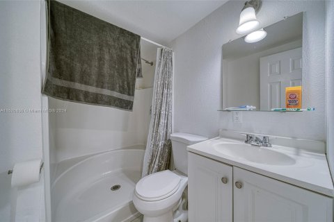 Immobilier commercial à vendre à Miami, Floride: 133.41 m2 № 972187 - photo 21