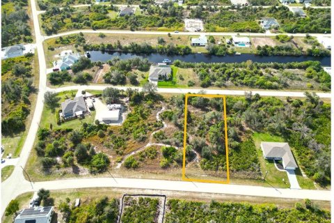 Terreno en venta en Port Charlotte, Florida № 941848 - foto 1