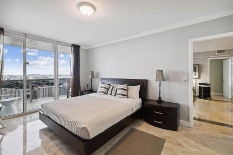 Condo in Hallandale Beach, Florida, 3 bedrooms  № 1292654 - photo 6