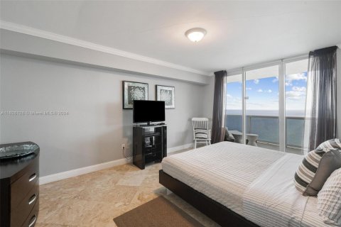 Condo in Hallandale Beach, Florida, 3 bedrooms  № 1292654 - photo 7