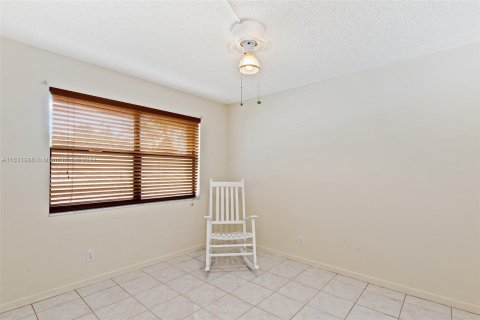 Copropriété à vendre à Sunrise, Floride: 2 chambres, 73.67 m2 № 1292345 - photo 16