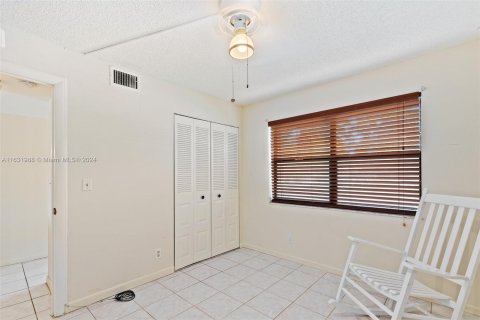 Copropriété à vendre à Sunrise, Floride: 2 chambres, 73.67 m2 № 1292345 - photo 17