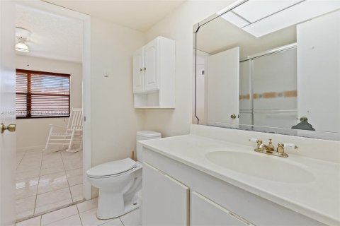 Copropriété à vendre à Sunrise, Floride: 2 chambres, 73.67 m2 № 1292345 - photo 18