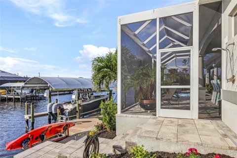 Casa en venta en Cape Coral, Florida, 3 dormitorios, 235.04 m2 № 817687 - foto 20