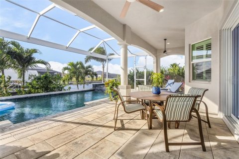 Villa ou maison à vendre à Cape Coral, Floride: 3 chambres, 235.04 m2 № 817687 - photo 2