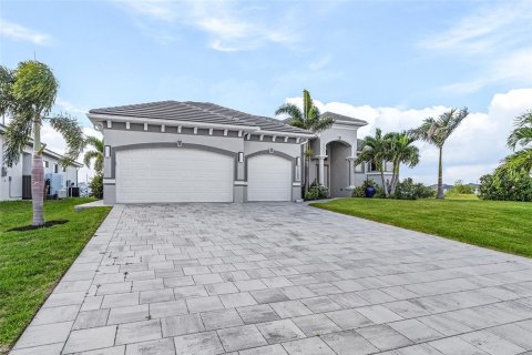 Casa en venta en Cape Coral, Florida, 3 dormitorios, 235.04 m2 № 817687 - foto 26