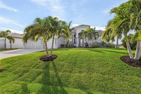 Купить виллу или дом в Кейп-Корал, Флорида 10 комнат, 235.04м2, № 817687 - фото 23