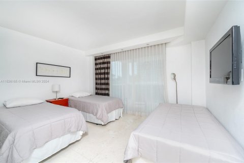 Condominio en venta en Bal Harbour, Florida, 2 dormitorios, 98.1 m2 № 991145 - foto 12