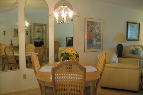 Condominio en alquiler en Sarasota, Florida, 2 dormitorios, 109.81 m2 № 212653 - foto 9