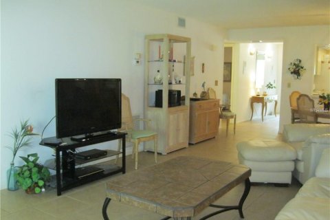 Condominio en alquiler en Sarasota, Florida, 2 dormitorios, 109.81 m2 № 212653 - foto 10