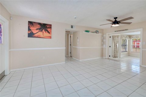 House in Port Charlotte, Florida 3 bedrooms, 135.27 sq.m. № 1163706 - photo 4