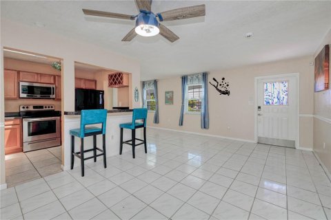 House in Port Charlotte, Florida 3 bedrooms, 135.27 sq.m. № 1163706 - photo 6