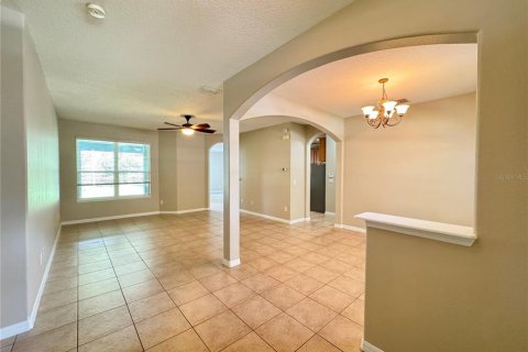 Casa en alquiler en Chuluota, Florida, 4 dormitorios, 237.46 m2 № 1387270 - foto 2