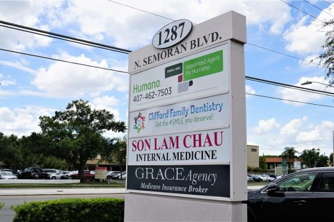 Immobilier commercial à louer à Orlando, Floride: 732.81 m2 № 1386556 - photo 2