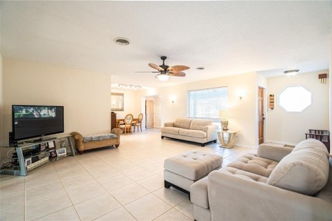 House in Fort Lauderdale, Florida 3 bedrooms, 141.95 sq.m. № 1116714 - photo 6