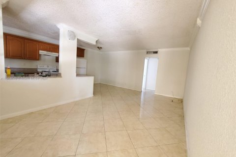 Condo in Hallandale Beach, Florida, 1 bedroom  № 1239800 - photo 15