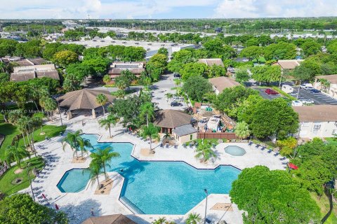 Copropriété à vendre à Miami, Floride: 2 chambres, 132.85 m2 № 1367292 - photo 26