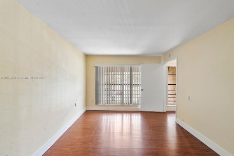 Condo in Miami, Florida, 2 bedrooms  № 1367292 - photo 21