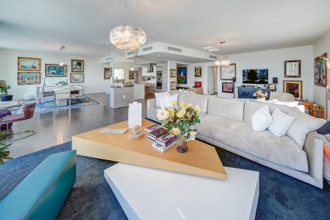 Condominio en venta en Bay Harbor Islands, Florida, 4 dormitorios, 345.32 m2 № 821917 - foto 9