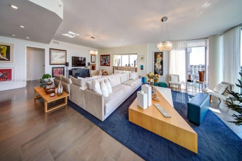 Condominio en venta en Bay Harbor Islands, Florida, 4 dormitorios, 345.32 m2 № 821917 - foto 8