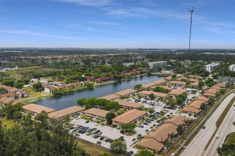 Condo in Miami Gardens, Florida, 2 bedrooms  № 1207111 - photo 16