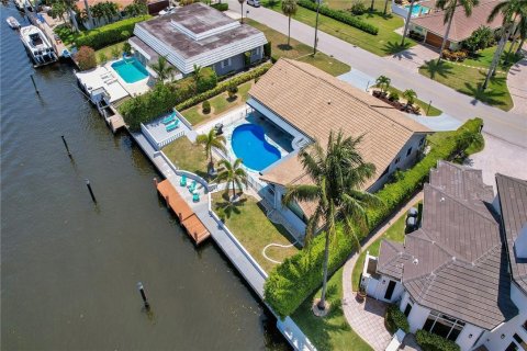 Villa ou maison à vendre à Deerfield Beach, Floride: 3 chambres, 234.11 m2 № 354318 - photo 11