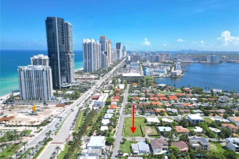 Terreno en venta en Sunny Isles Beach, Florida № 1379001 - foto 3