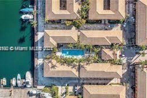 Adosado en alquiler en Aventura, Florida, 2 dormitorios, 122.26 m2 № 1367404 - foto 4