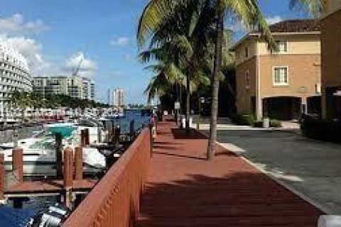 Adosado en alquiler en Aventura, Florida, 2 dormitorios, 122.26 m2 № 1367404 - foto 3