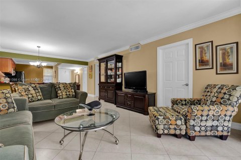 Condo in Pompano Beach, Florida, 2 bedrooms  № 1367403 - photo 23