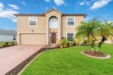 House in Kissimmee, Florida 5 bedrooms, 282.52 sq.m. № 1392429 - photo 1