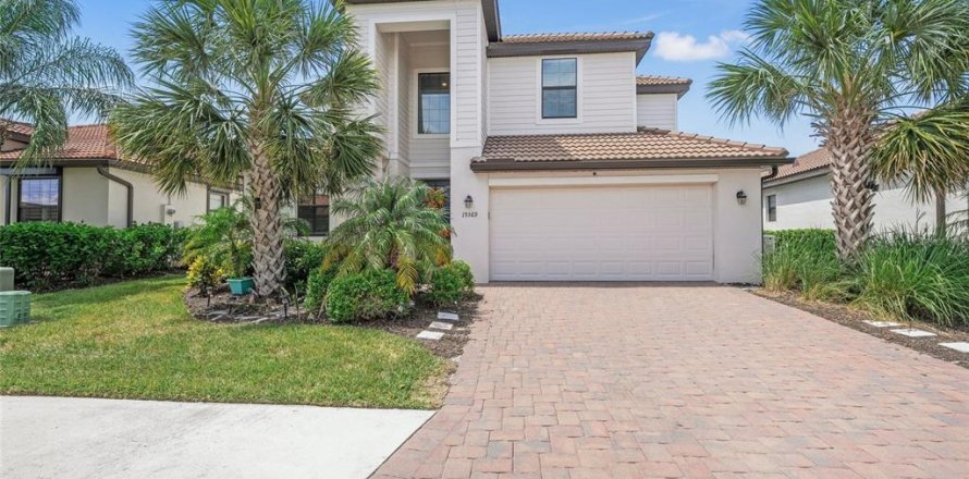 House in Venice, Florida 5 bedrooms, 318.28 sq.m. № 1368247