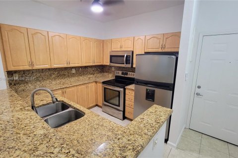 Condominio en venta en Dania Beach, Florida, 2 dormitorios, 86.86 m2 № 1226099 - foto 1