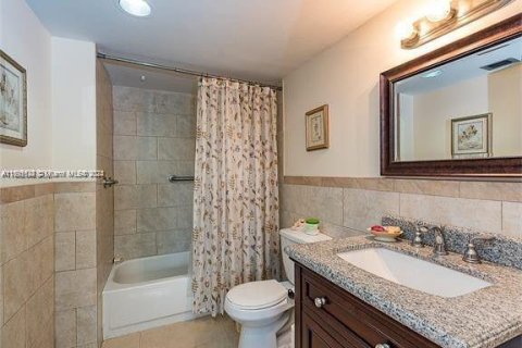 Condominio en venta en Pembroke Pines, Florida, 1 dormitorio, 97.08 m2 № 1226096 - foto 11