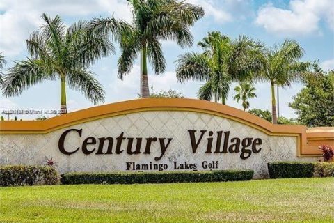 Condominio en venta en Pembroke Pines, Florida, 1 dormitorio, 97.08 m2 № 1226096 - foto 2
