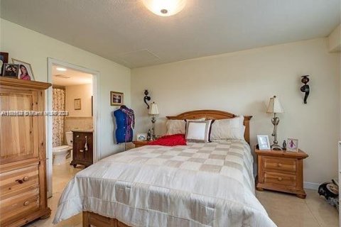 Condominio en venta en Pembroke Pines, Florida, 1 dormitorio, 97.08 m2 № 1226096 - foto 10