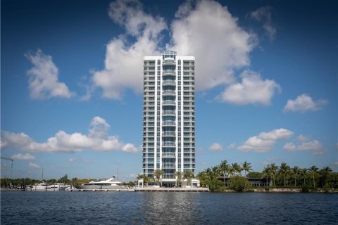 Copropriété à vendre à North Miami Beach, Floride: 3 chambres, 200.48 m2 № 670875 - photo 2