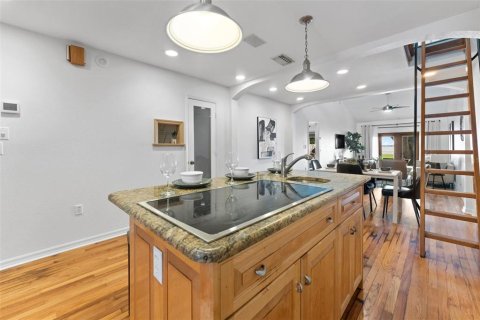 Adosado en venta en Tampa, Florida, 2 dormitorios, 135.92 m2 № 1369447 - foto 8