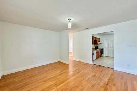 Apartamento en alquiler en Tampa, Florida, 2 dormitorios, 75.07 m2 № 1357962 - foto 4