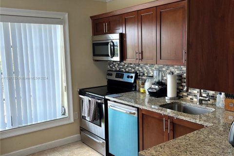 Condominio en venta en Lauderhill, Florida, 2 dormitorios, 94.39 m2 № 931865 - foto 8
